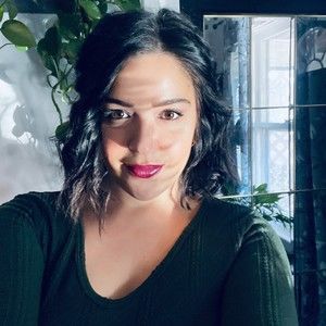 Meet your Posher, Adrianna